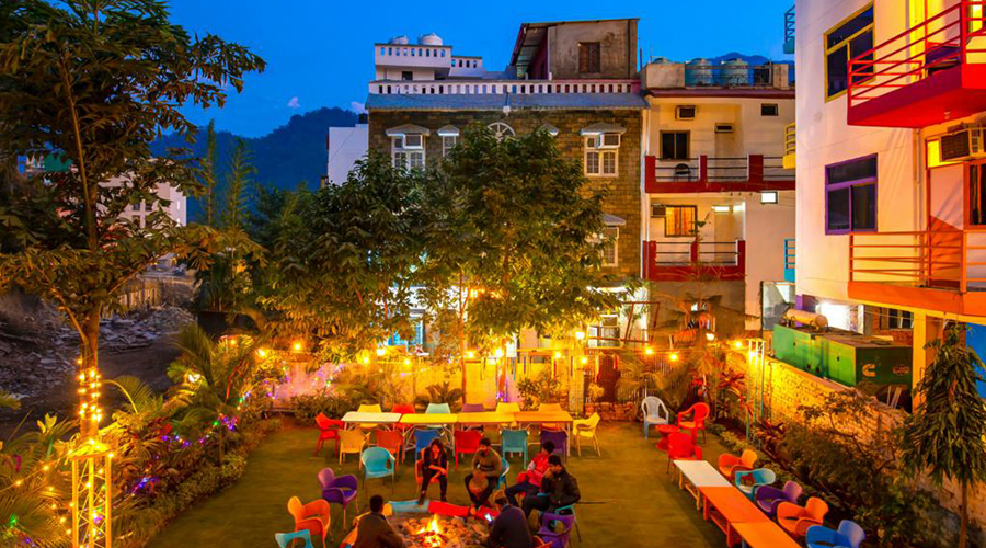 11 Cheap Places to stay in Rishikesh -YogTravel