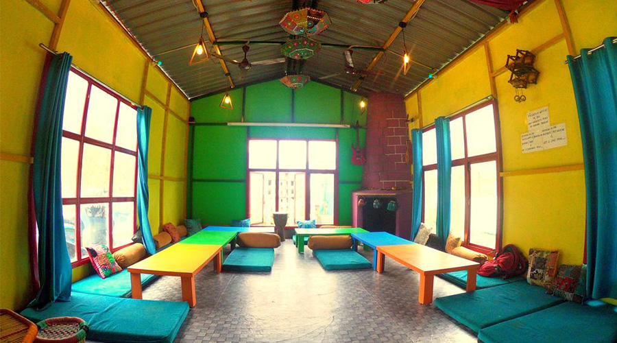 11 Cheap Places to stay in Rishikesh -YogTravel