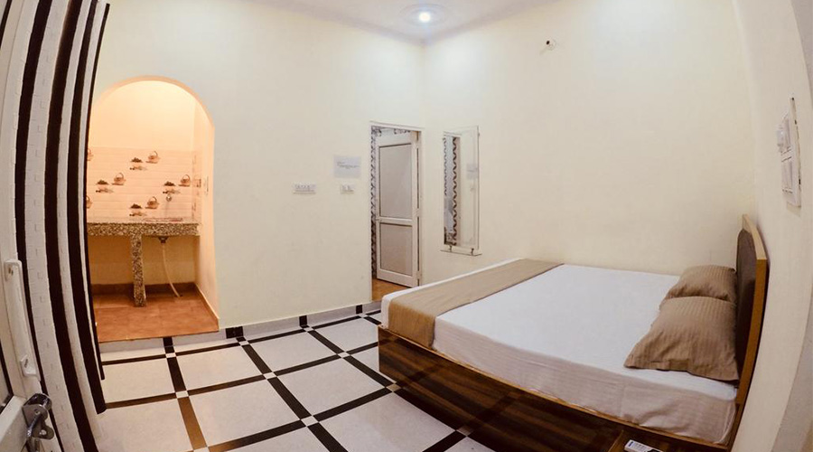 Cheap place to stay Thira Rishikesh