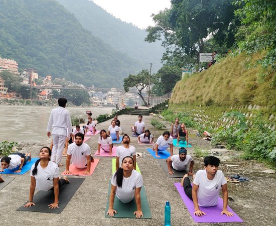 Why India Is One of the Best Destinations for Yoga and a Healthy Life