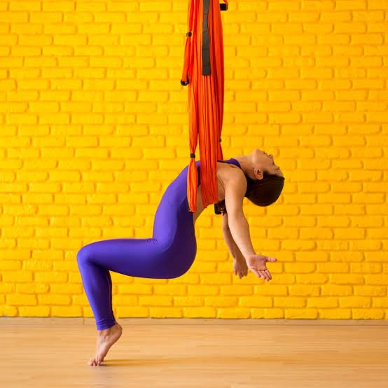 Aerial Yoga: Benefits, Techniques, and What Beginners Should Know